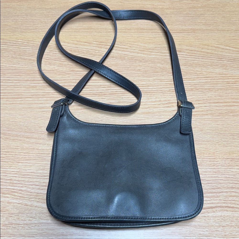 Coach 9142 Mini Hippie Crossbody Leather Vintage Bag